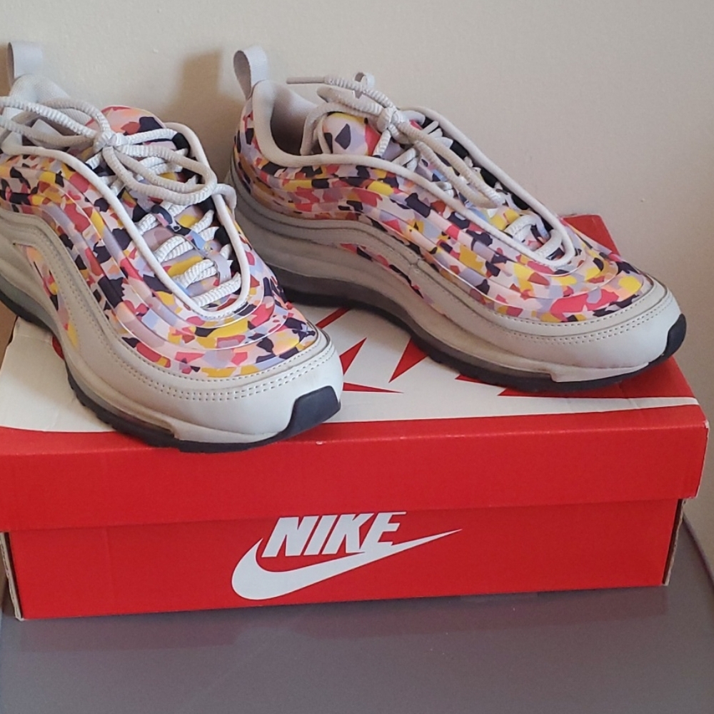 Women sneakers